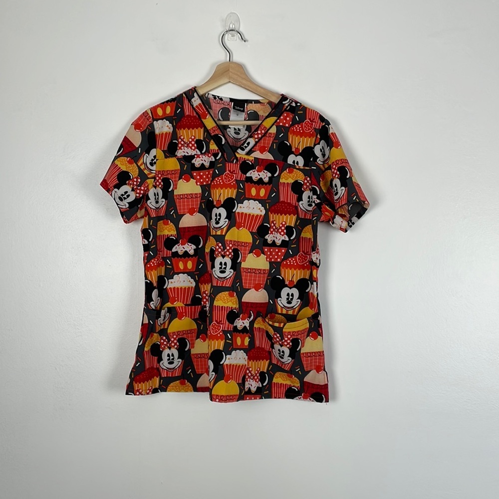 Disney Mickey Mouse short sleeve V neck 2 pocket pullover scrub top Size Medium